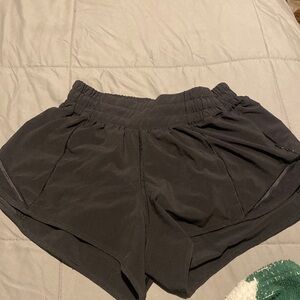 Hotty hot Lululemon size 2 2.5’s